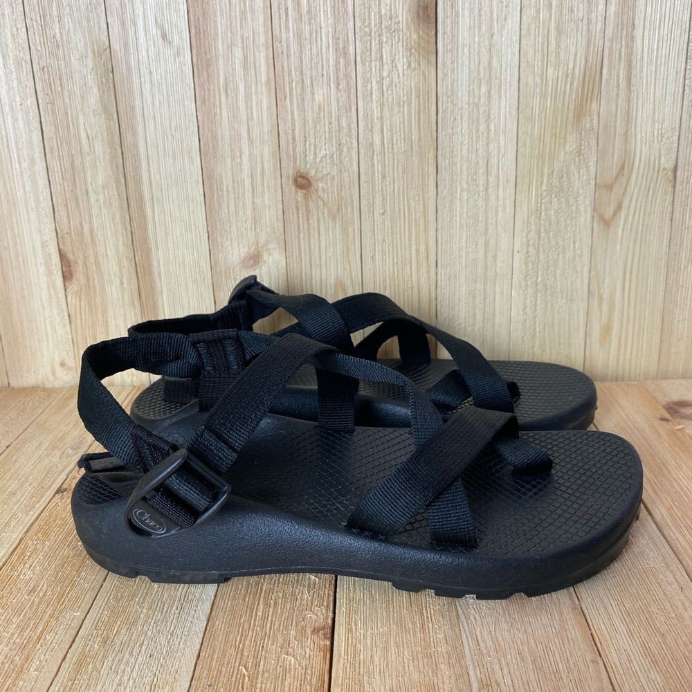 Chacho strappy women’s performance sandals size 10